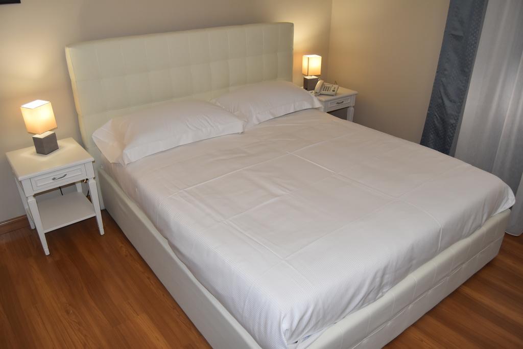 Standard Double Room (1 Adult),445622712:JPEG